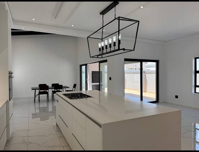 3 BEDROOM HOUSE FOR SALE IN SANDOWN